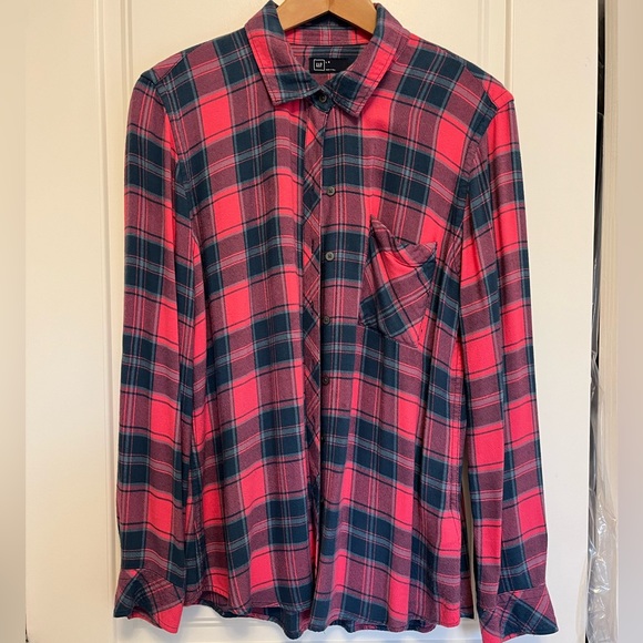 Gap plaid shirt pink and blue size large. - Picture 1 of 5
